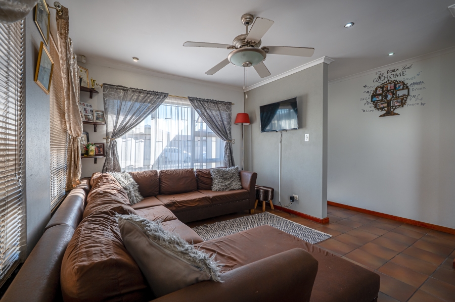 4 Bedroom Property for Sale in Perm Gardens Western Cape